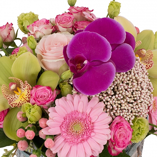 Aranjament din Gerbera, Cymbidium, Orhidee, Floare de orez, Lisianthus, Minirosa, Ciclam, Hypericum