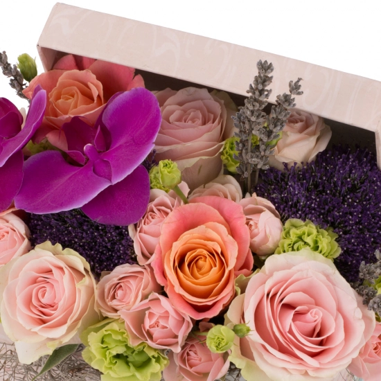 Aranjament floral tezaur de flori exceptional.