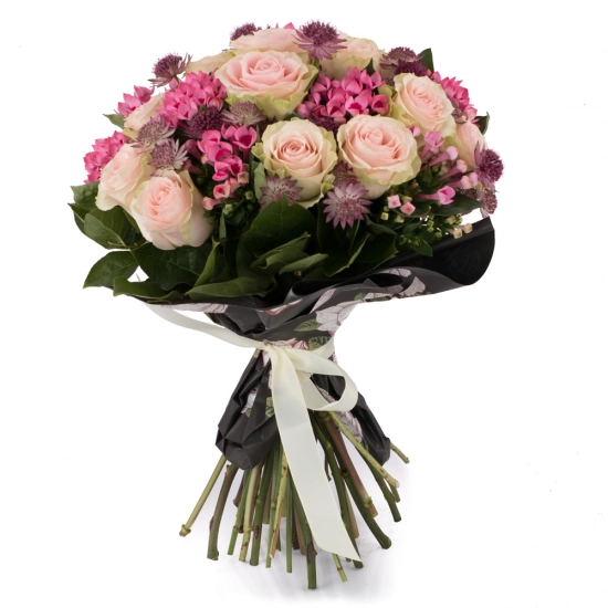 Buchet de 15, Trandafiri, Roz, 10, Bouvardia, Roz, Astrantia, Grena, Verdeață