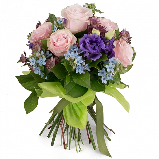 Buchet de 7, Trandafiri, Banan, 8, Oxypetalum, 3, Lisianthus, Mov, 5, Astrantia, Grena, Verdeață