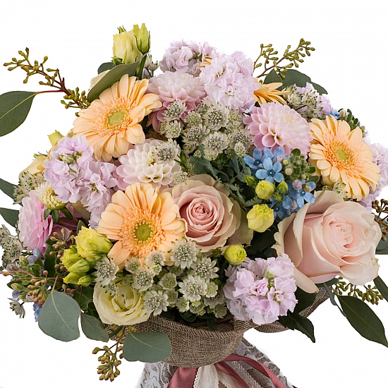 Buchet de Trandafiri, Banan, Gerbera, Lisianthus, Oxypetalum, Dalii, Matthiola, Schimia, Astrantia