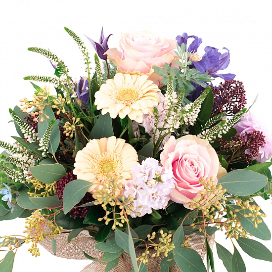 Buchet de Trandafiri, Dalii, Gerbera, Matthiola, Clematis, Schimia, Veronica, Oxypetalum, Verdeață