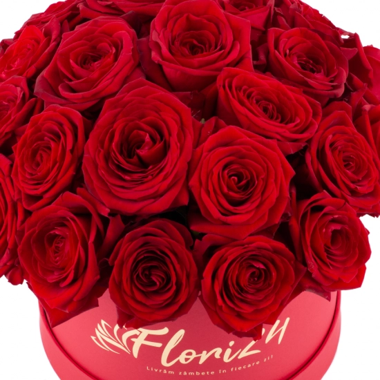 Cutie cu 27 de trandafiri