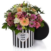 Aranjament de Gerbera, Hortensia, Lisianthus, Crizanteme, Crizantemă, Ornitogalum, Euphorbia, Frezii 2
