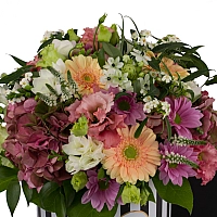 Aranjament de Gerbera, Hortensia, Lisianthus, Crizanteme, Crizantemă, Ornitogalum, Euphorbia, Frezii 3