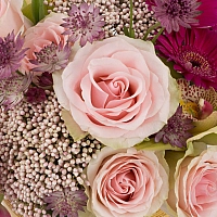 Aranjament de Trandafiri, Lalele, Lalea, Gerbera, Floare de orez, Cymbidium, Orhidee, Astrantia, Vas 4