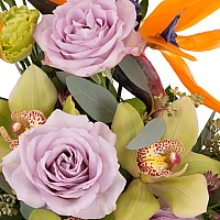 Aranjament din Strelitzia, Streliția, Trandafiri, Lisianthus, Astrantia, Cymbidium, Orhidee, Vas 4