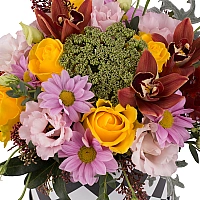 Aranjament din trandafiri, crizanteme, lisianthus, schimia, cymbidium, verdeata, cutie, rotunda 3