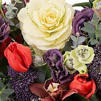 Aranjament floral din lalele, lisianthus, orhidee, veronica, trahelium, cymbidium, vas ceramic 4