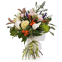 Buchet de Brasica, Lisianthus, Euphorbia, Crizanteme, Green spider, Veronica, Cale, Albe, Cală 2