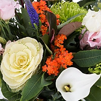 Buchet de Brasica, Lisianthus, Euphorbia, Crizanteme, Green spider, Veronica, Cale, Albe, Cală 4