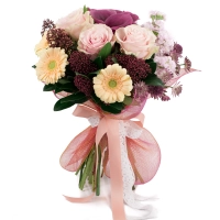 Buchet de Gerbera, Crem, Trandafiri, Crem, Cale, Mov, Matthiola, Roz, Schimia, Astrantia, Grena 2