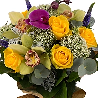 Buchet din Trandafiri, Galbeni, Trahelium, Veronica, Mov, Cymbidium, Orhidee, Phalaenospsis, Verde 3