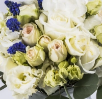 Buchet Mireasa/Nasa cu hortensia,trandafiri si minirosa 4