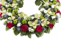 Coroana funerara rotunda trandafiri si cymbidium 3