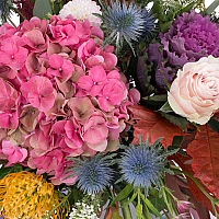 Hortensia, Brasica, Eringyum, Dalii, Leucospermum, Trandafiri, Lisianthus, Veronica, Astrantia 4