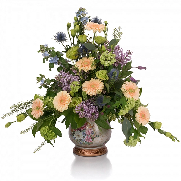 Aranjament de Gerbera, Liliac, Lisianthus, Viburnum, Oxypetalum, Eryngium, Verdeață, Vas, Ceramic