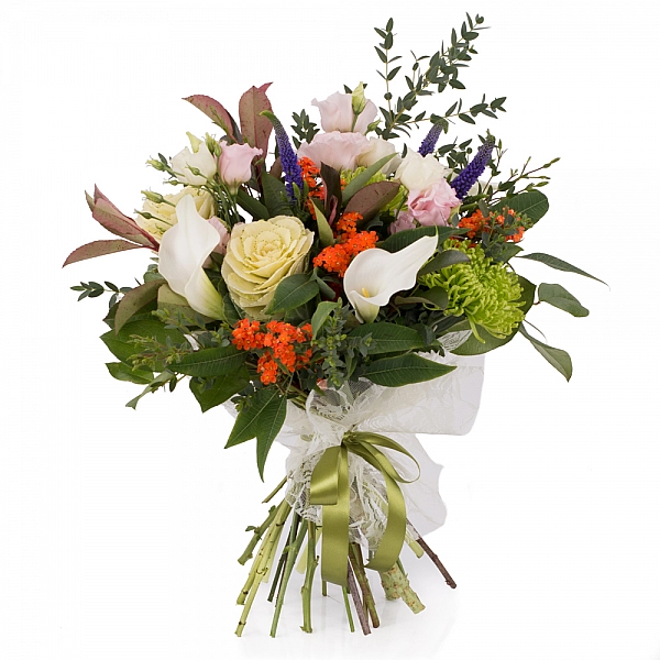 Buchet de Brasica, Lisianthus, Euphorbia, Crizanteme, Green spider, Veronica, Cale, Albe, Cală
